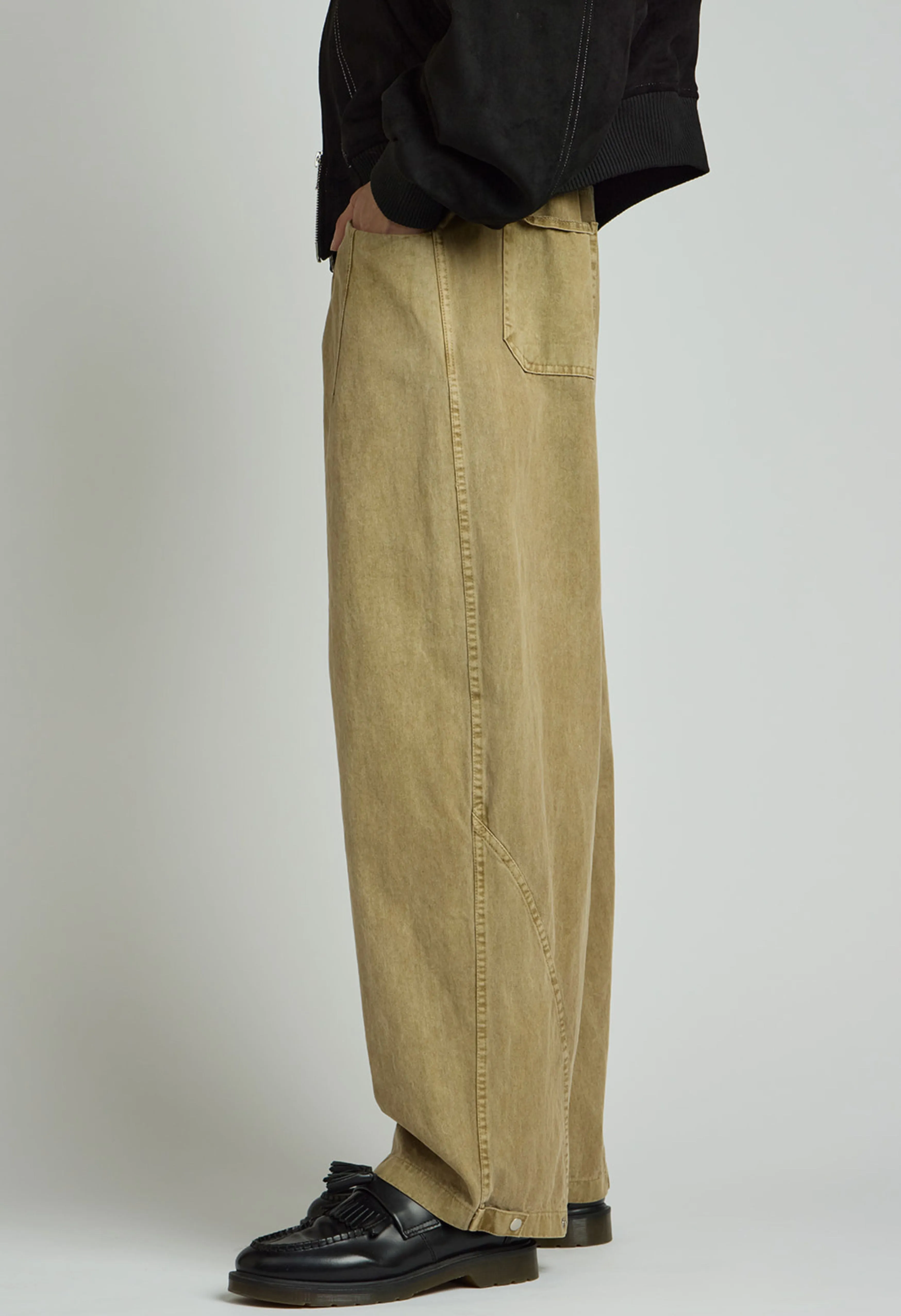Loose Carpenter Pants in Dark Khaki