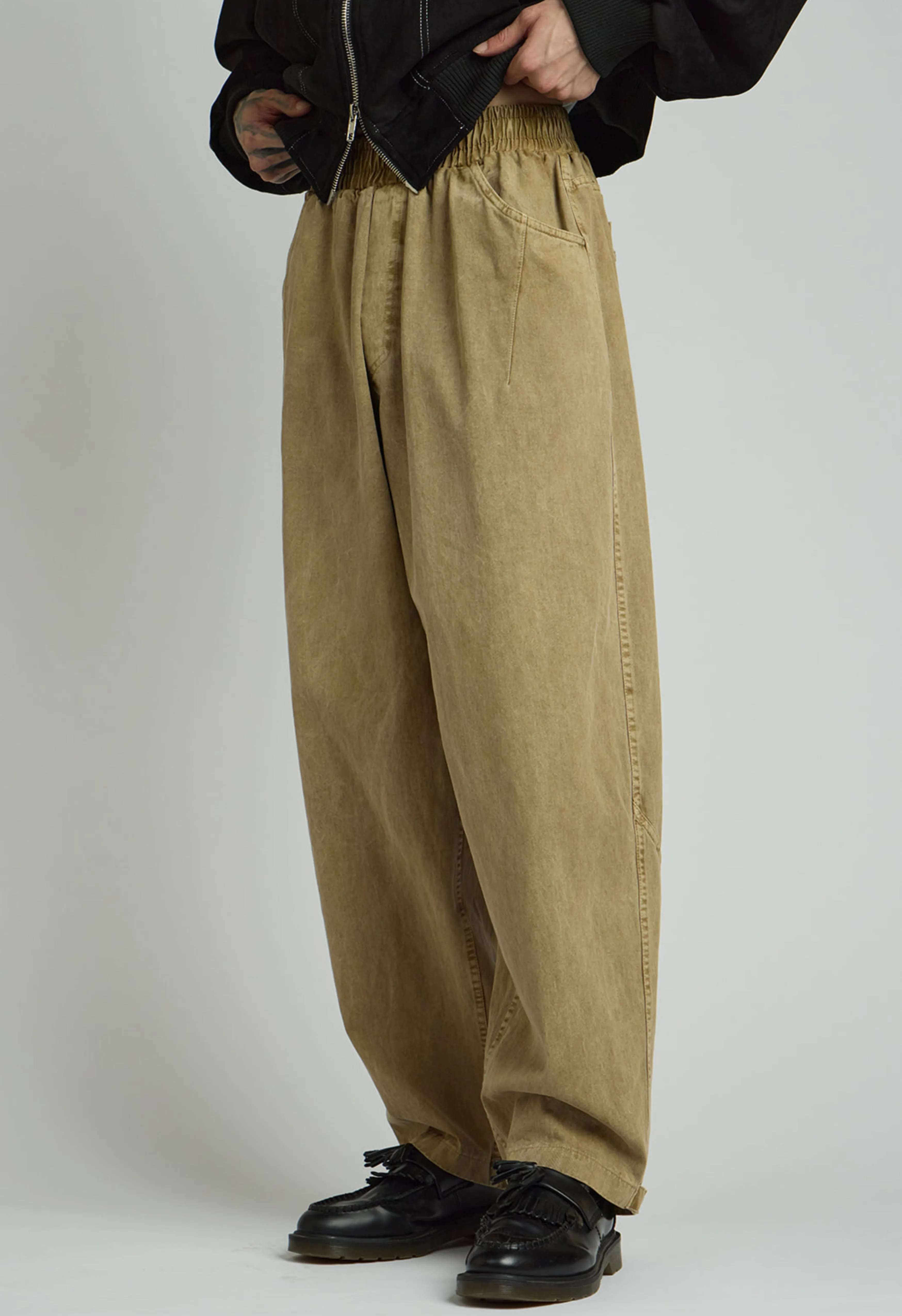 Loose Carpenter Pants in Dark Khaki
