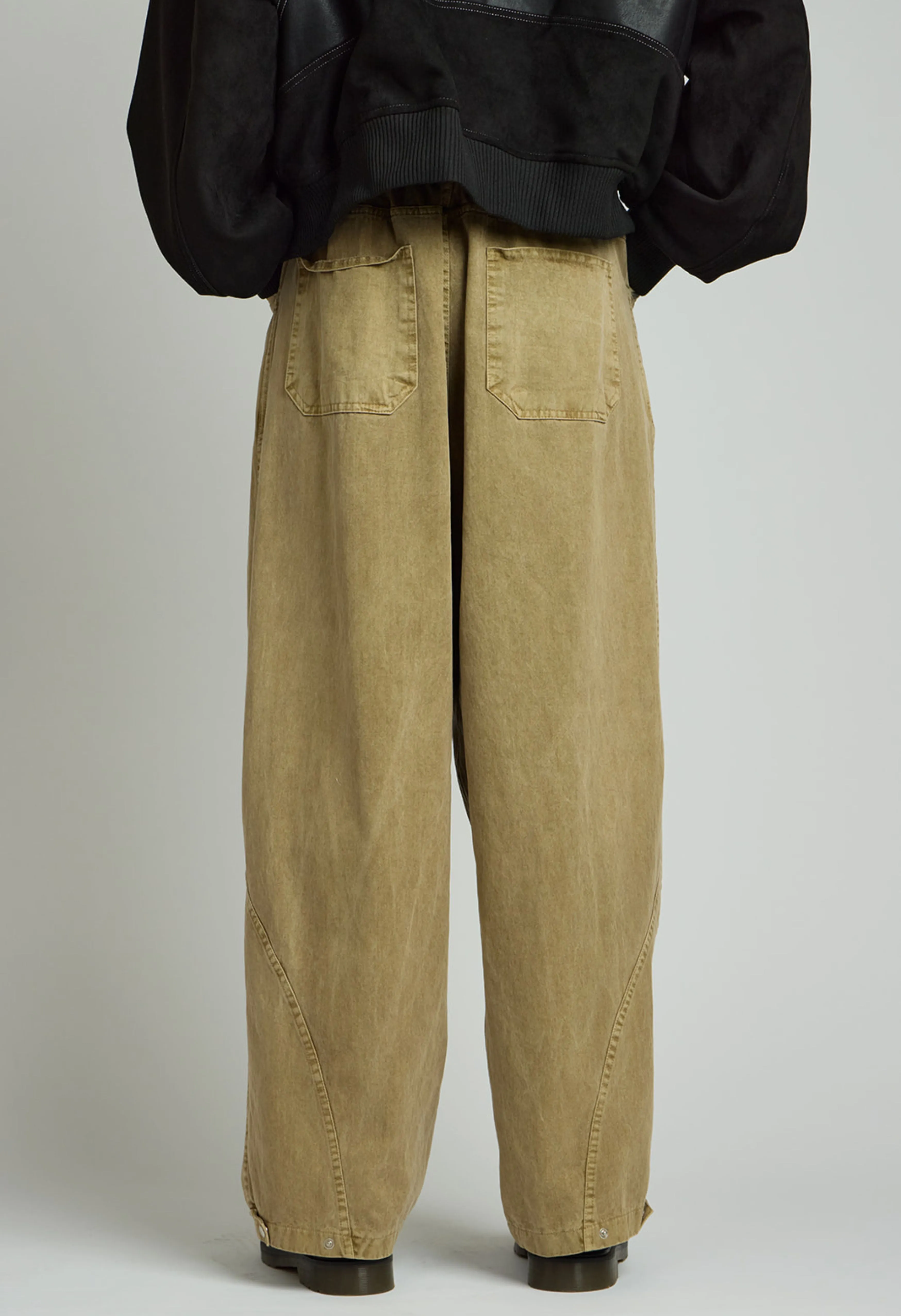 Loose Carpenter Pants in Dark Khaki