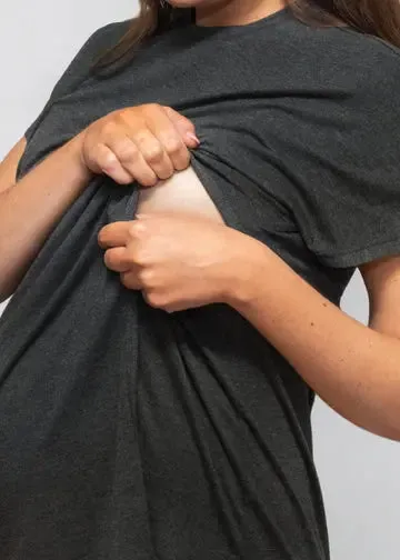 Maternity relaxed tee in charcoal by úton