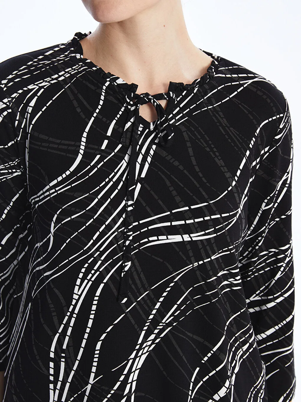 Tie Collar Patterned Women's T-Shirt