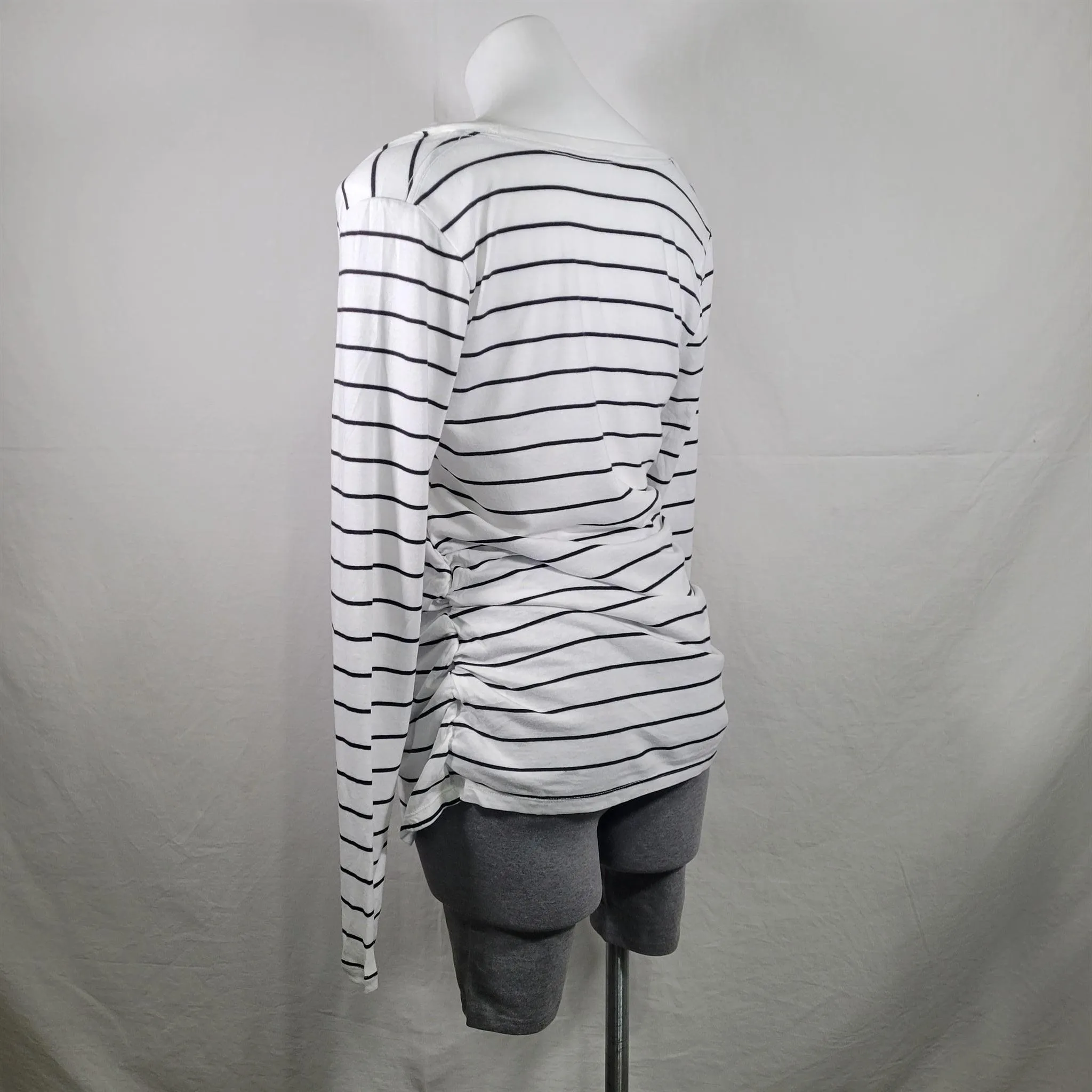 Women's Ingrid & Isabel Large Long Sleeve Side Shirred Maternity T-Shirt