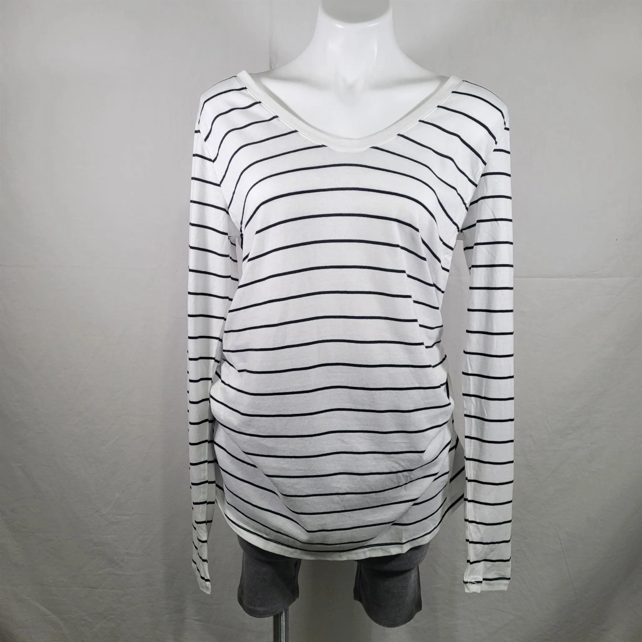 Women's Ingrid & Isabel Large Long Sleeve Side Shirred Maternity T-Shirt