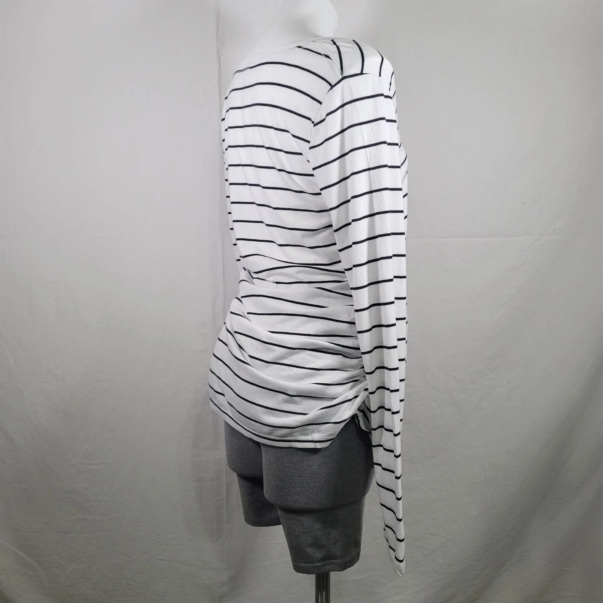 Women's Ingrid & Isabel Large Long Sleeve Side Shirred Maternity T-Shirt
