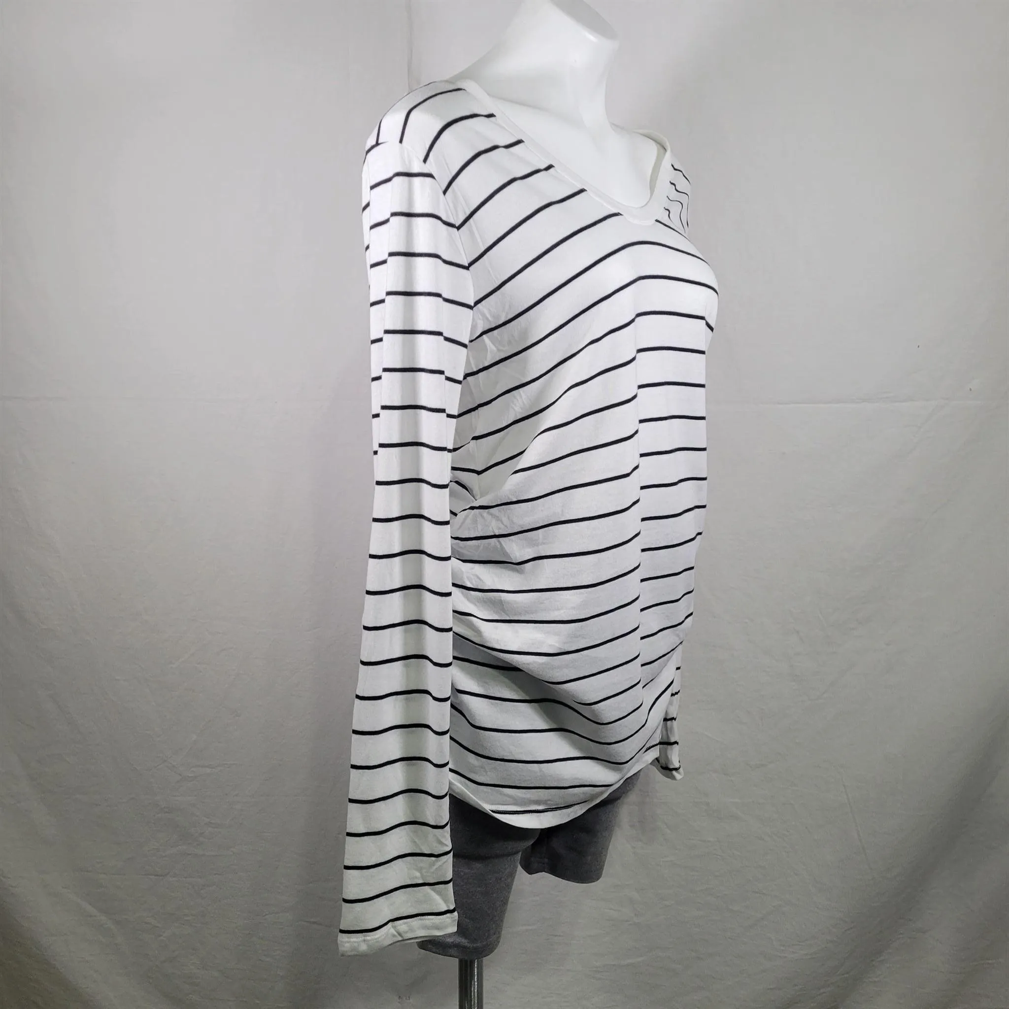 Women's Ingrid & Isabel Large Long Sleeve Side Shirred Maternity T-Shirt