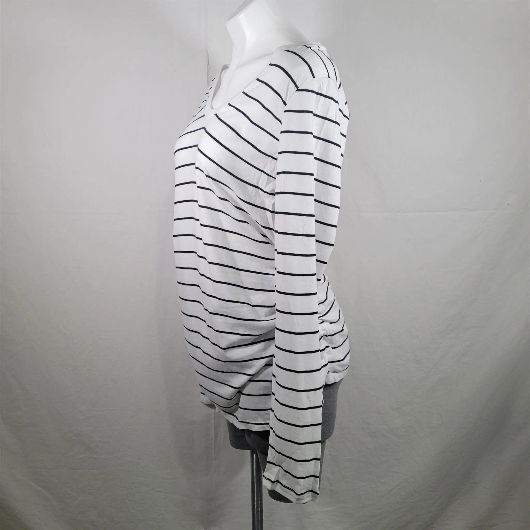 Women's Ingrid & Isabel Large Long Sleeve Side Shirred Maternity T-Shirt